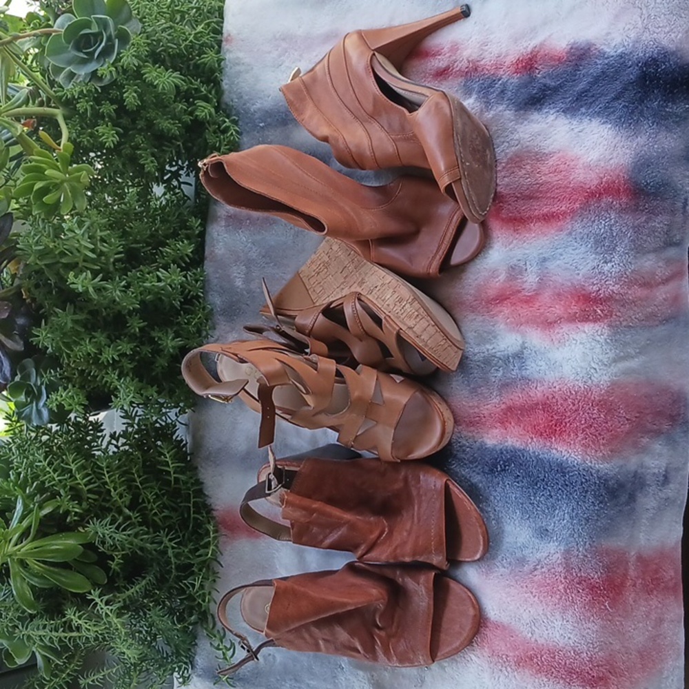 3 pair of sandals all are in used and loved condition.